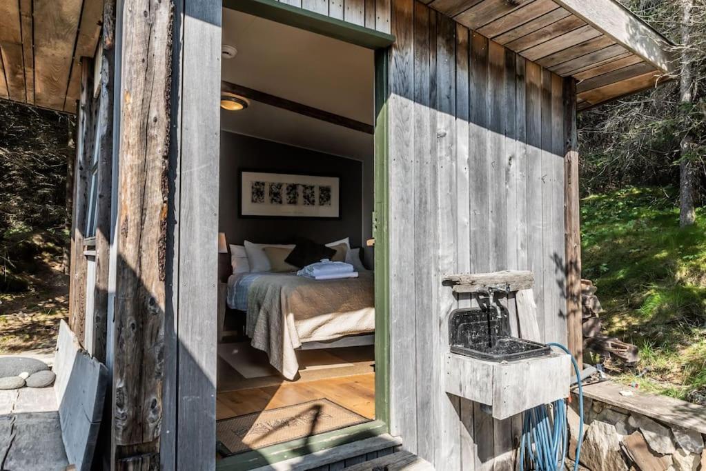 Luxury Lakefront Villa, Infinity Hot Tub And Sauna Grimsnes og Grafningshreppur ภายนอก รูปภาพ