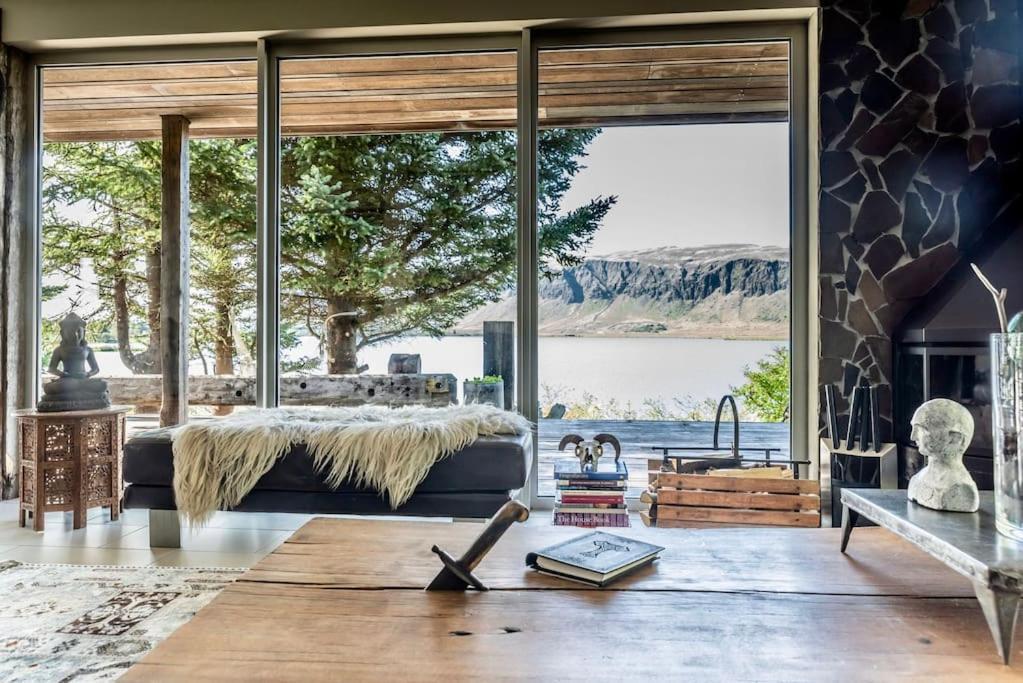 Luxury Lakefront Villa, Infinity Hot Tub And Sauna Grimsnes og Grafningshreppur ภายนอก รูปภาพ